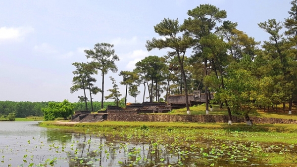 Bí ẩn về lăng mộ của vị vua Nguyễn