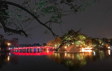 Đêm Hồ Gươm lung linh, huyền ảo