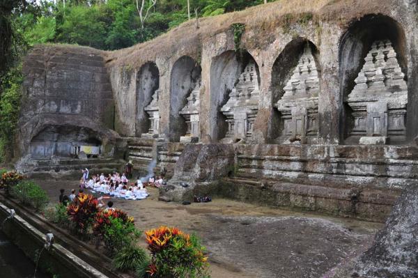 Bali mùa Kuningan: Đền thiêng thanh tẩy tâm hồnnexpress