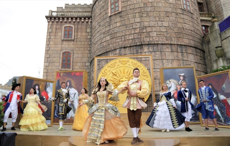 Những lý do khiến du khách đổ về các khu vui chơi giải trí Sun World