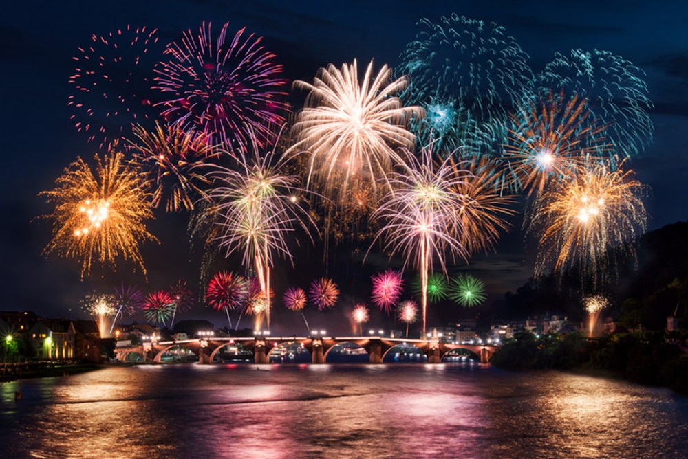 Đón năm mới rộn ràng tại Đông Nam Á