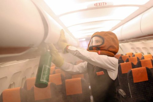 9 trang bị ít người biết trong khoang máy bay