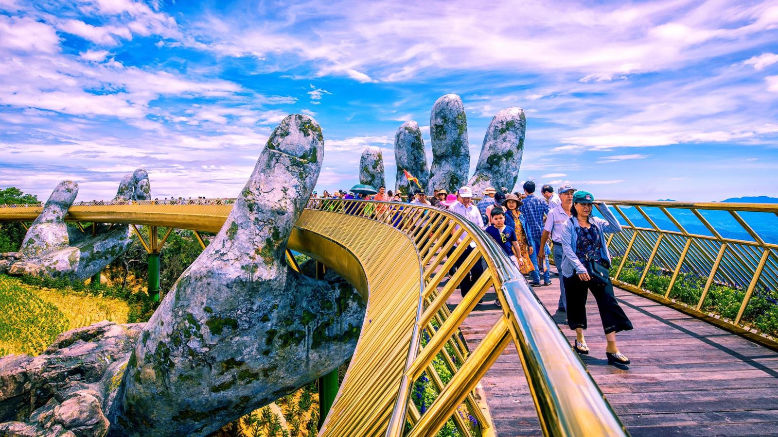 Nhiều điểm đến trong nước giảm giá vé vào cửa để hút khách du lịch