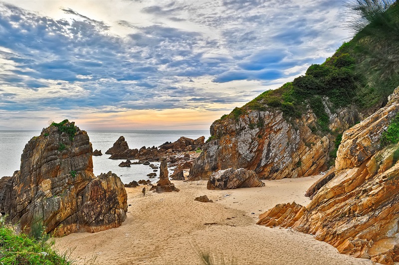 Dù hạ đến hay đông về, đừng chần chừ mà đến ngay bãi Đá Nhảy