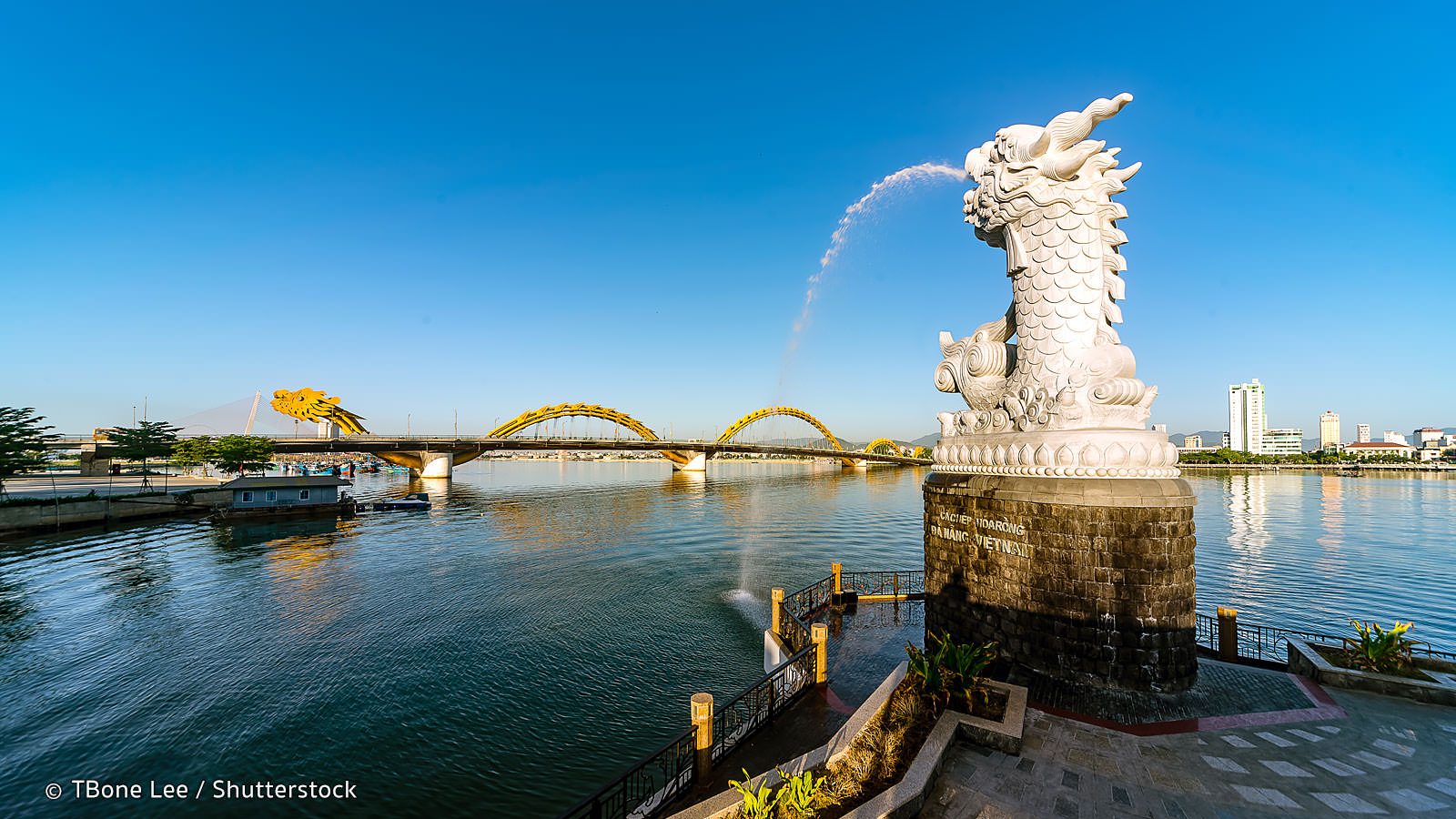 Cuối năm muốn đi du lịch, nên tới Đà Nẵng hay Đà Lạt?