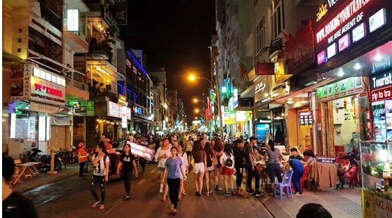 Khám phá những khu phố Tây giữa lòng Sài Gòn