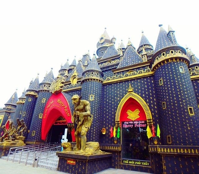 Check-in gấp Công viên “Phép thuật Harry Potter” mới toanh xuất hiện ngay giữa lòng Sài Gòn