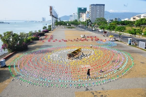 Đi giữa ‘tiểu ngân hà chong chóng’