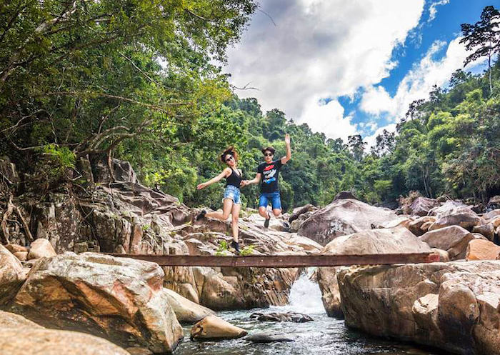 Nếu thấy Nha Trang quá êm đềm và tẻ nhạt hãy 'đổi gió' đến ngay suối Ba Hồ - 'Tuyệt Tình Cốc' của Khánh Hoà