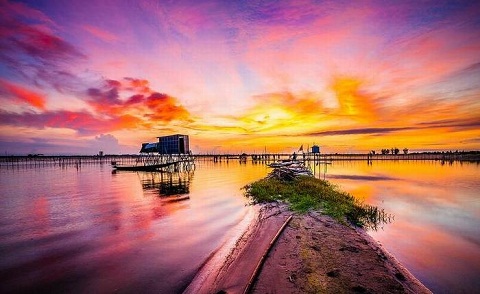 Về Huế ngắm vẻ bình yên trên phá Tam Giang