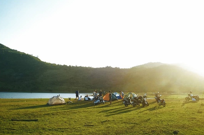 Ngoài biển thì hồ Am Chúa Nha Trang cũng đẹp, lên hình cũng 'chill' lắm à nha!