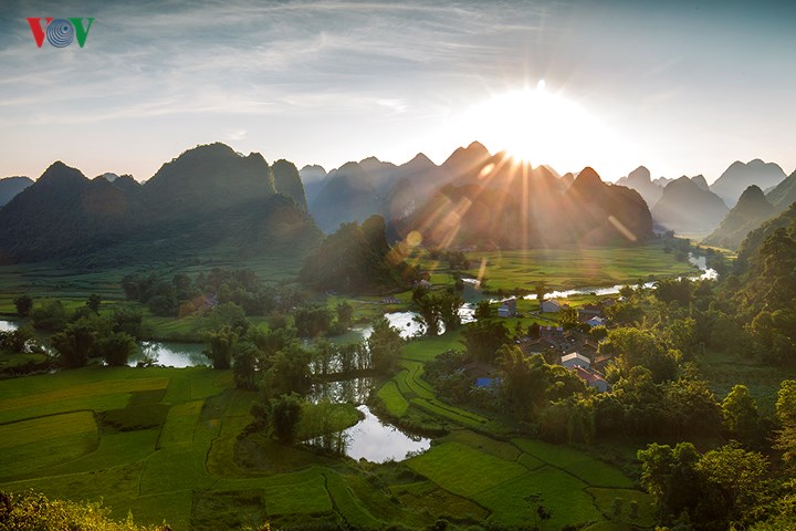 Đến Cao Bằng ngắm vẻ đẹp hùng vĩ,nên thơ của thung lũng Ngọc Côn,Phong Nậm