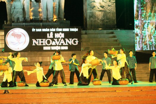 Lễ hội nho và vang Ninh Thuận 2018, tôn vinh người trồng nho của địa phương