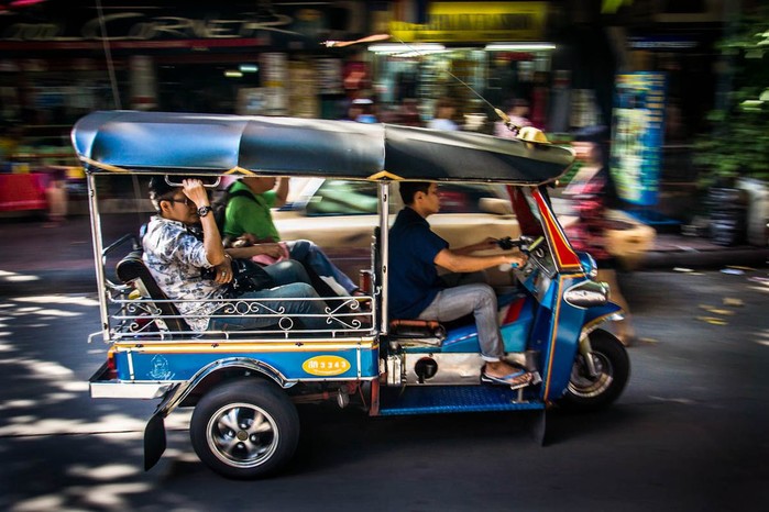 Mẹo bỏ túi cho "những chú nai vàng" lần đầu đi xe tuk tuk khi du lịch Thái Lan