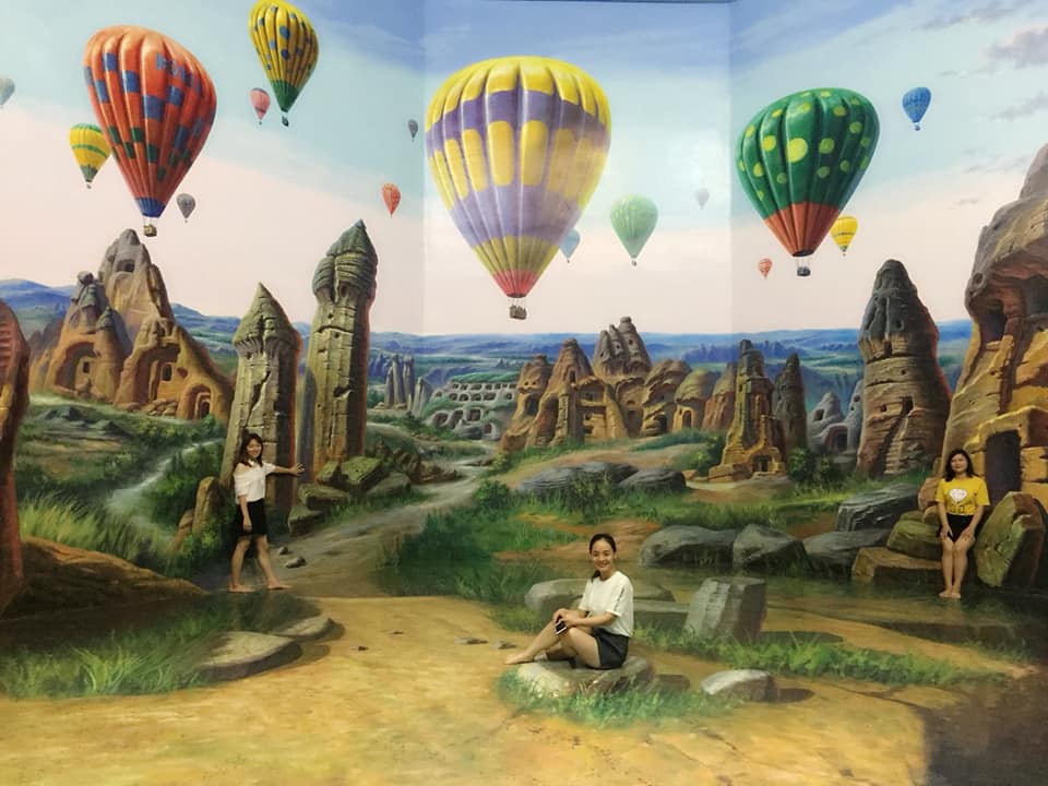 Muôn góc sống ảo thu hút giới trẻ ở bảo tàng tranh 3D Đà Nẵng