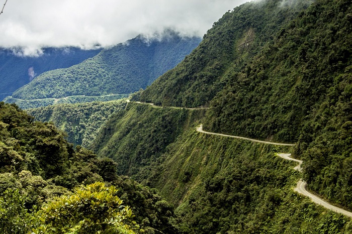 Những địa điểm du lịch nguy hiểm có gì mà các 'thiêu thân xê dịch' lao vào ầm ầm