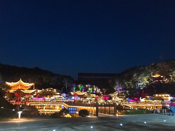 Phát hiện "Phượng hoàng cổ trấn phiên bản Việt" ngay sát xịt cửa khẩu Lào Cai khiến giới trẻ đứng tim