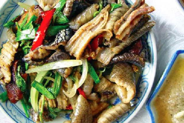 Hết hồn với đặc sản từ “rắn 4 chân” nhưng ngon miễn chê ở miền Tây