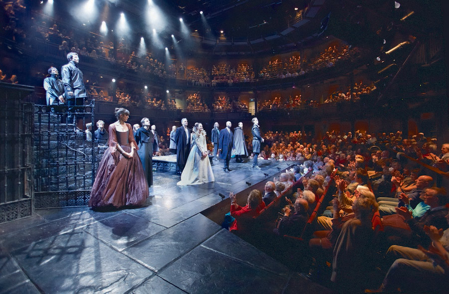 Đến thị trấn Stratford-upon-Avon, thăm Shakespear