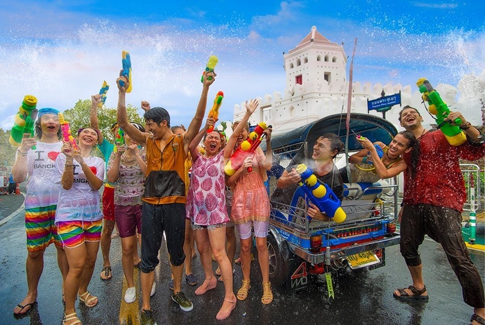 9 tuyệt chiêu để "quẩy" tưng bừng trong lễ hội té nước Thái Lan 2018 p2