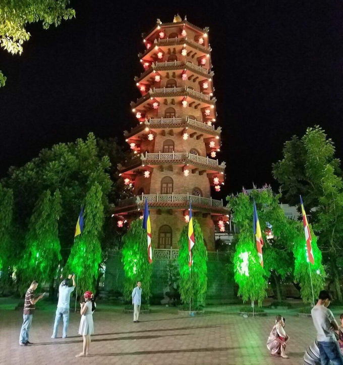 Đến Huế là về với đất Phật