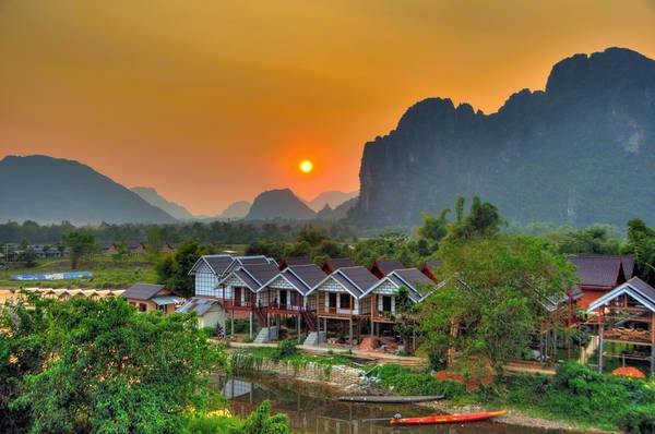 Vang Vieng - Thiên đường du lịch của xứ sở triệu voi