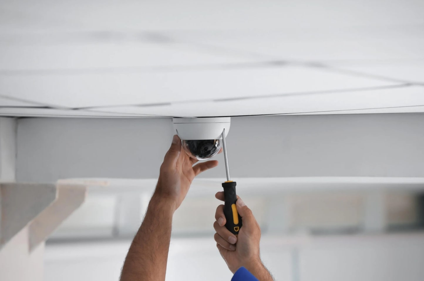 Hướng dẫn chi tiết cách lắp camera trong nhà nhanh chóng