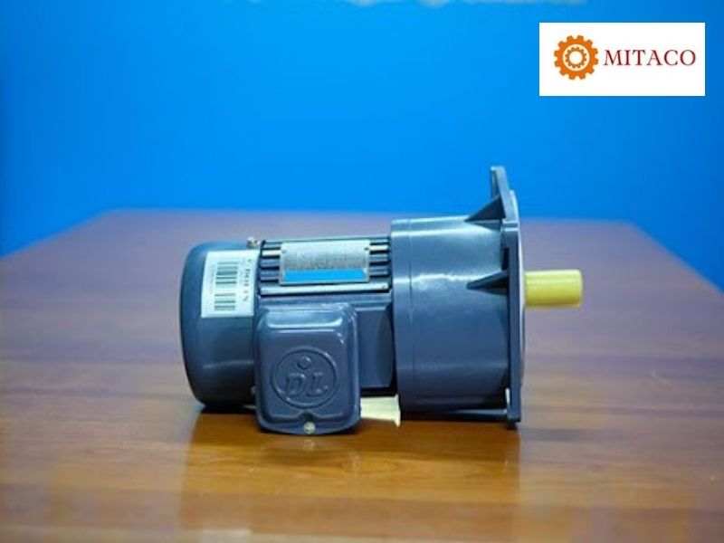 Motor giảm tốc 220v mặt bích