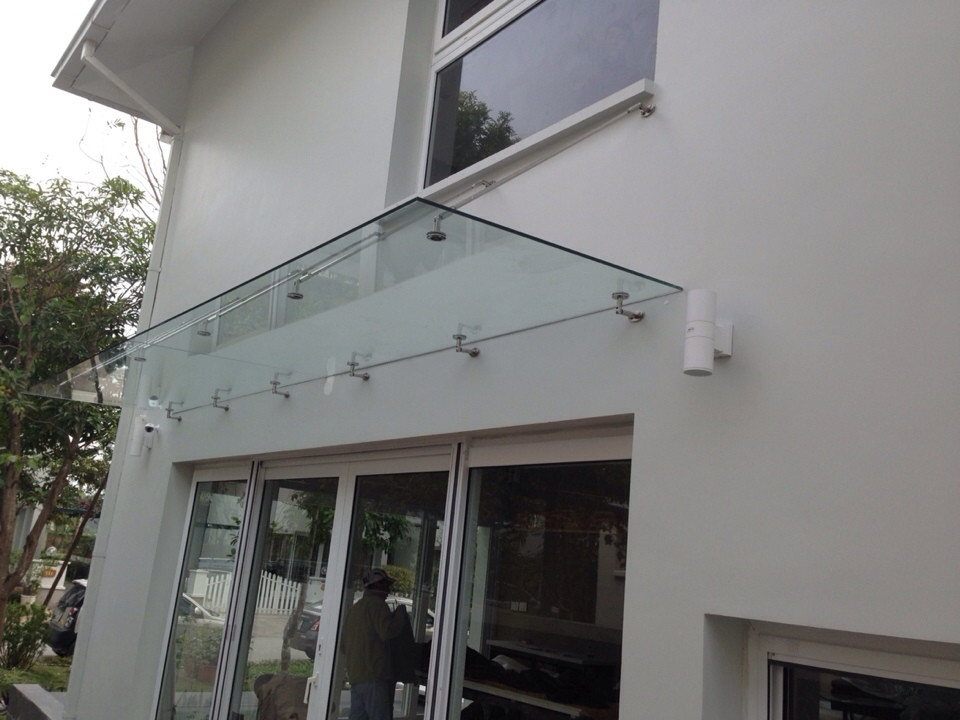 chuyen-nhan-tu-van-thiet-ke-thi-cong-lap-dat-mai-kinh-cuong-luc-sanh-kinh-cuong-luc