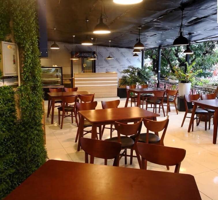 dia-chi-ban-ban-ghe-cafe-tra-sua-dep-gia-re-tai-ha-noi