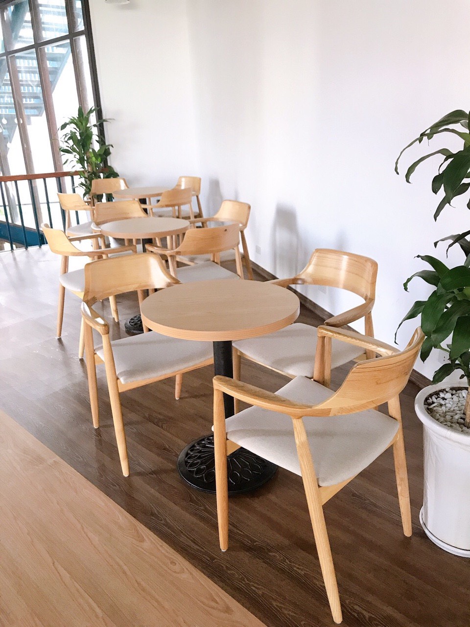 xu-huong-thiet-ke-thi-cong-noi-that-nha-hang-moi-nhat-2023