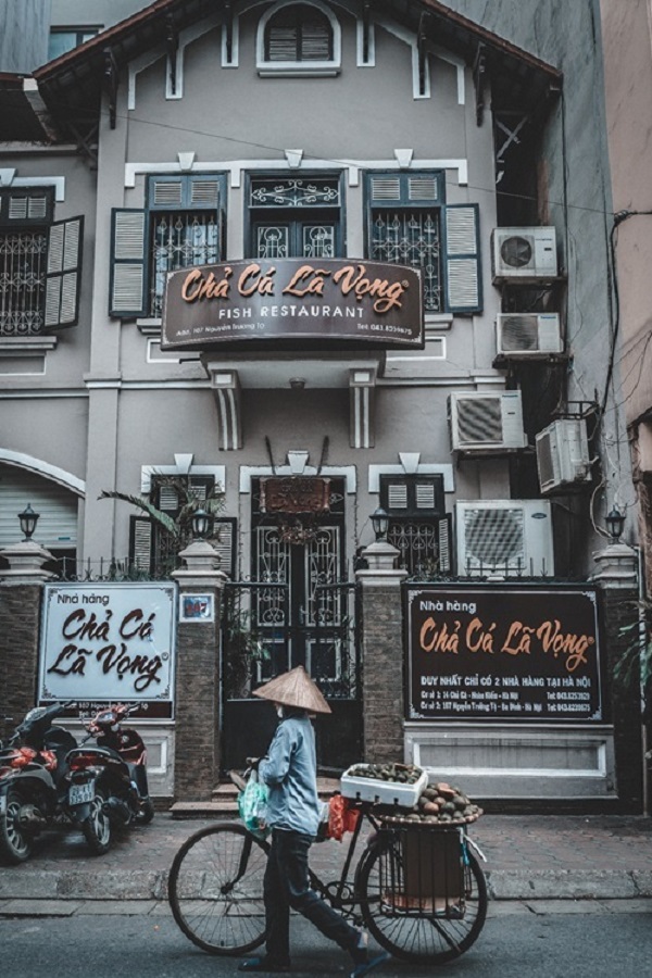 Mau-Thiet-ke-thi-cong-noi-that-nha-hang-cha-ca-ha-thanh