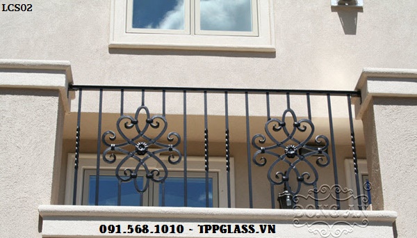 bao-gia-lam-cau-thang-sat-hang-rao-sat-lan-can-sat-ban-cong-sat