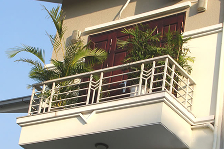 bao-gia-lam-lan-can-ban-cong-sat-nghe-thuat-tai-ha-noi