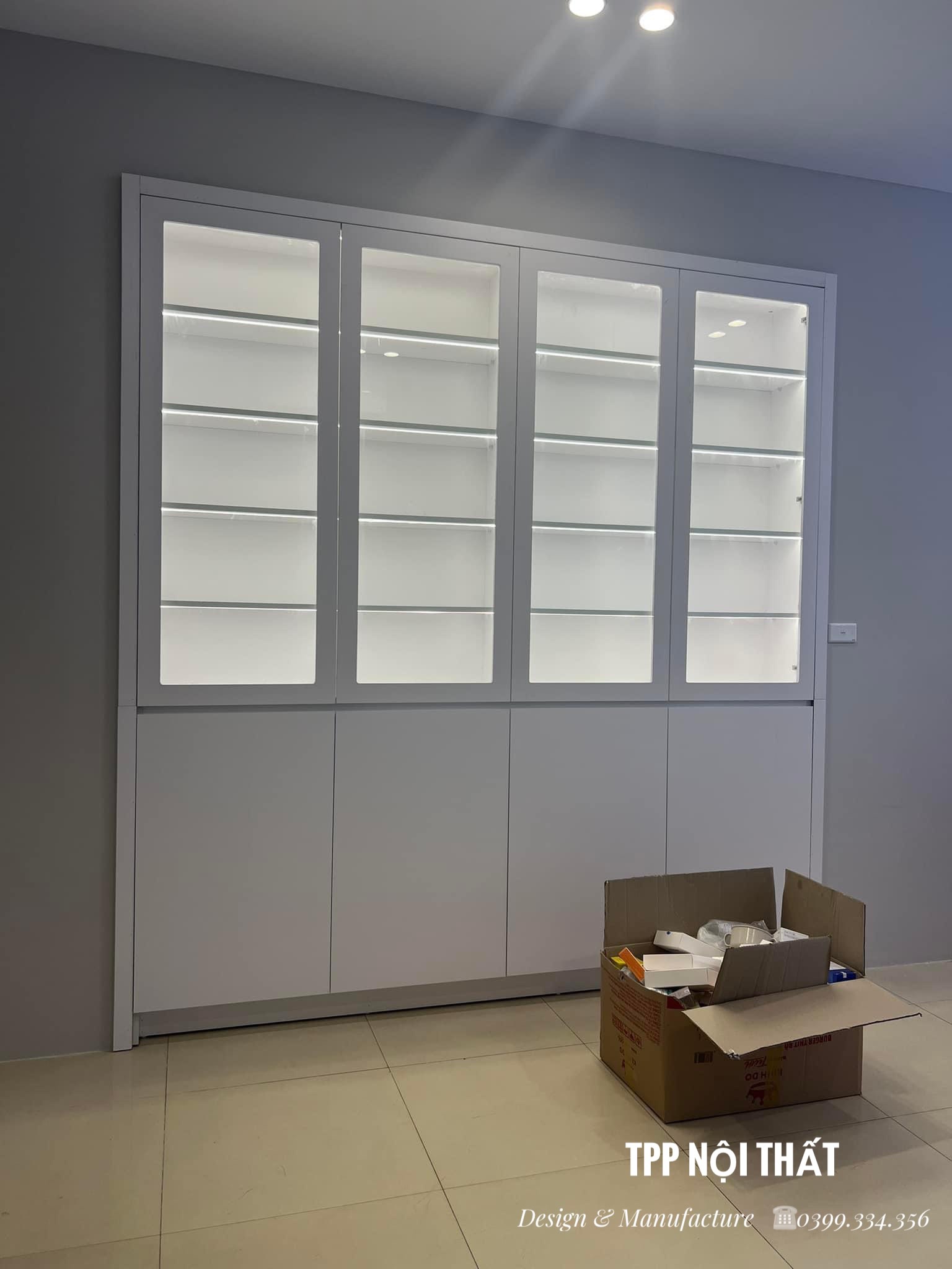 tu-trung-bay-cua-hang-tui-xach-thiet-ke-thi-cong-tpp-noi-that