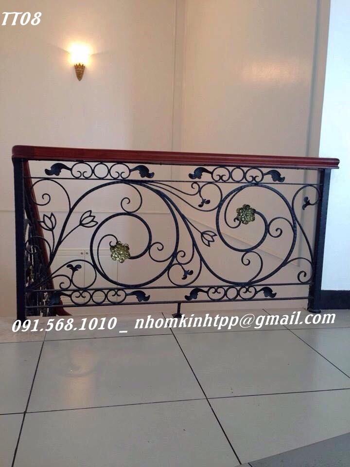 bao-gia-lam-cau-thang-sat-hang-rao-sat-lan-can-sat-ban-cong-sat