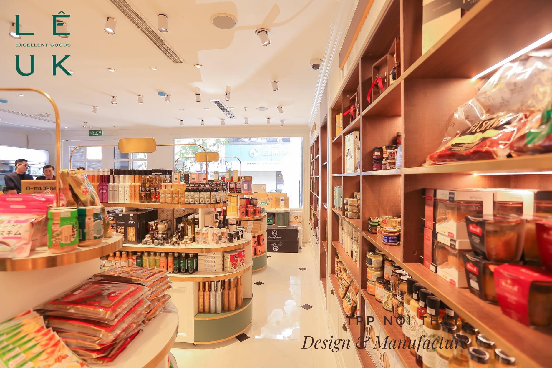 Cach-thiet-ke-trung-bay-shop-my-pham-dep-thu-hut-khach-hang-tppnoithat-ha-noi-hcm