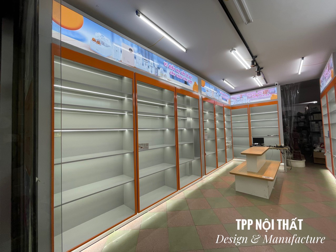 Cach-thiet-ke-trung-bay-shop-my-pham-dep-thu-hut-khach-hang-tppnoithat-ha-noi-hcm