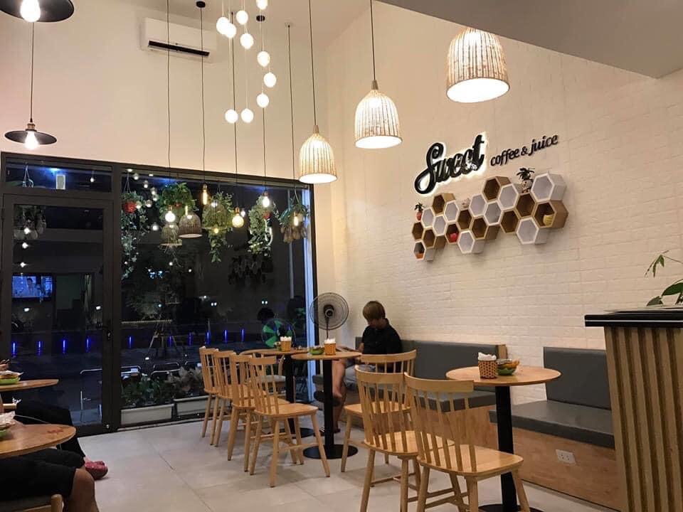 dia-chi-ban-ban-ghe-cafe-tra-sua-dep-gia-re-tai-ha-noi