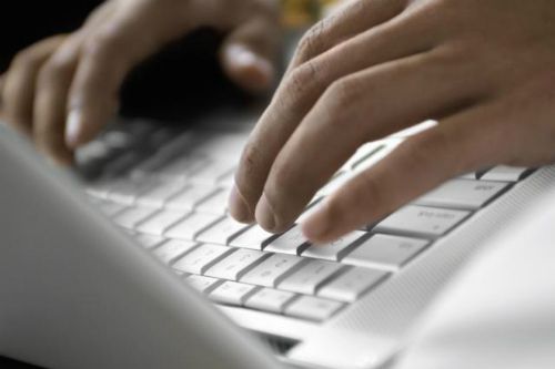 Làm thế nào để laptop chạy nhanh hơn?