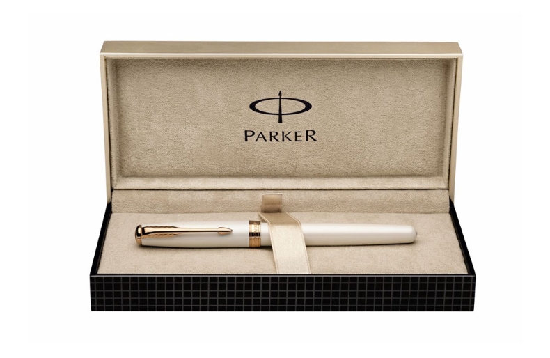 Hộp đựng bút máy Parker Sonnet Laque Black cài trắng