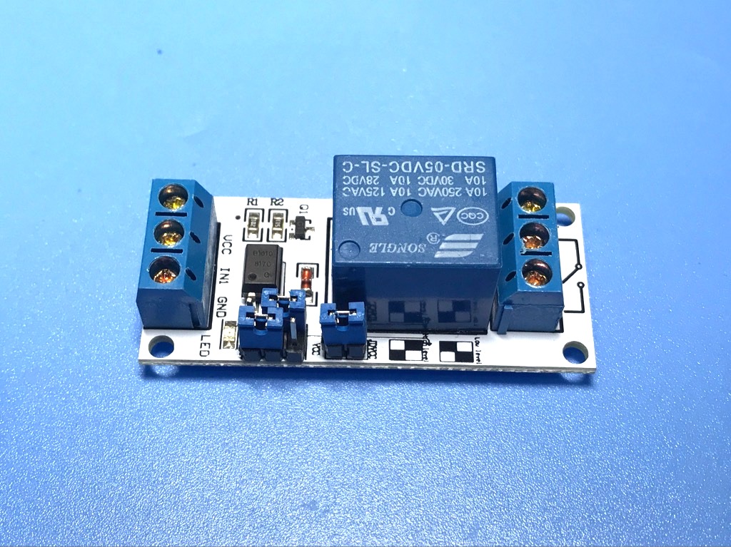 Module 1 relay 5V vào: âm - dương