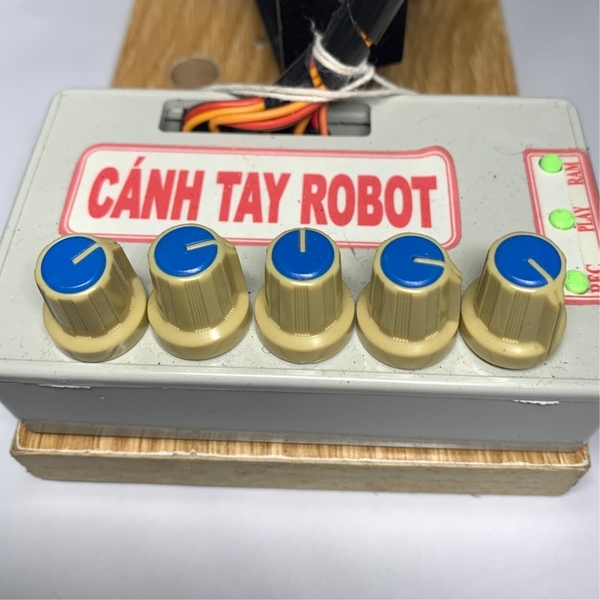 Bộ điều khiển cánh tay robot dùng động cơ bước 4 bậc