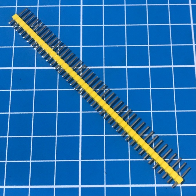 Chân hàn đực 40P màu vàng