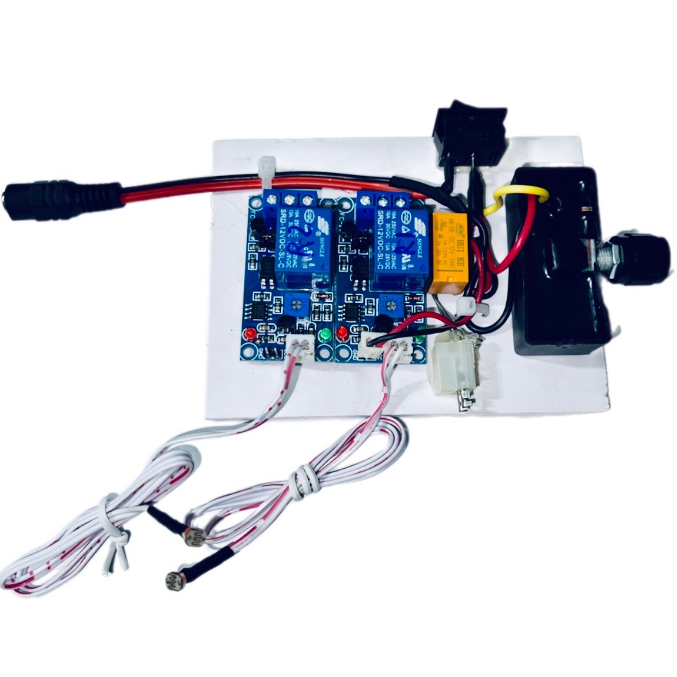 Bộ đảo chiều động cơ DC bằng cảm biến ánh sáng