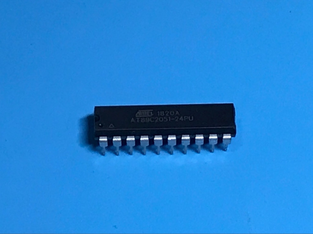 IC AT89C2051-24PU DIP-20