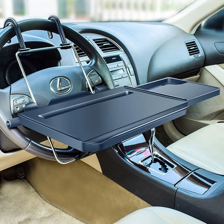 ban-da-nang-treo-lung-ghe-vo-lang-tren-xe-o-to