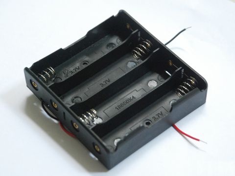 Đế pin 3.7V-4 Pin nối tiếp