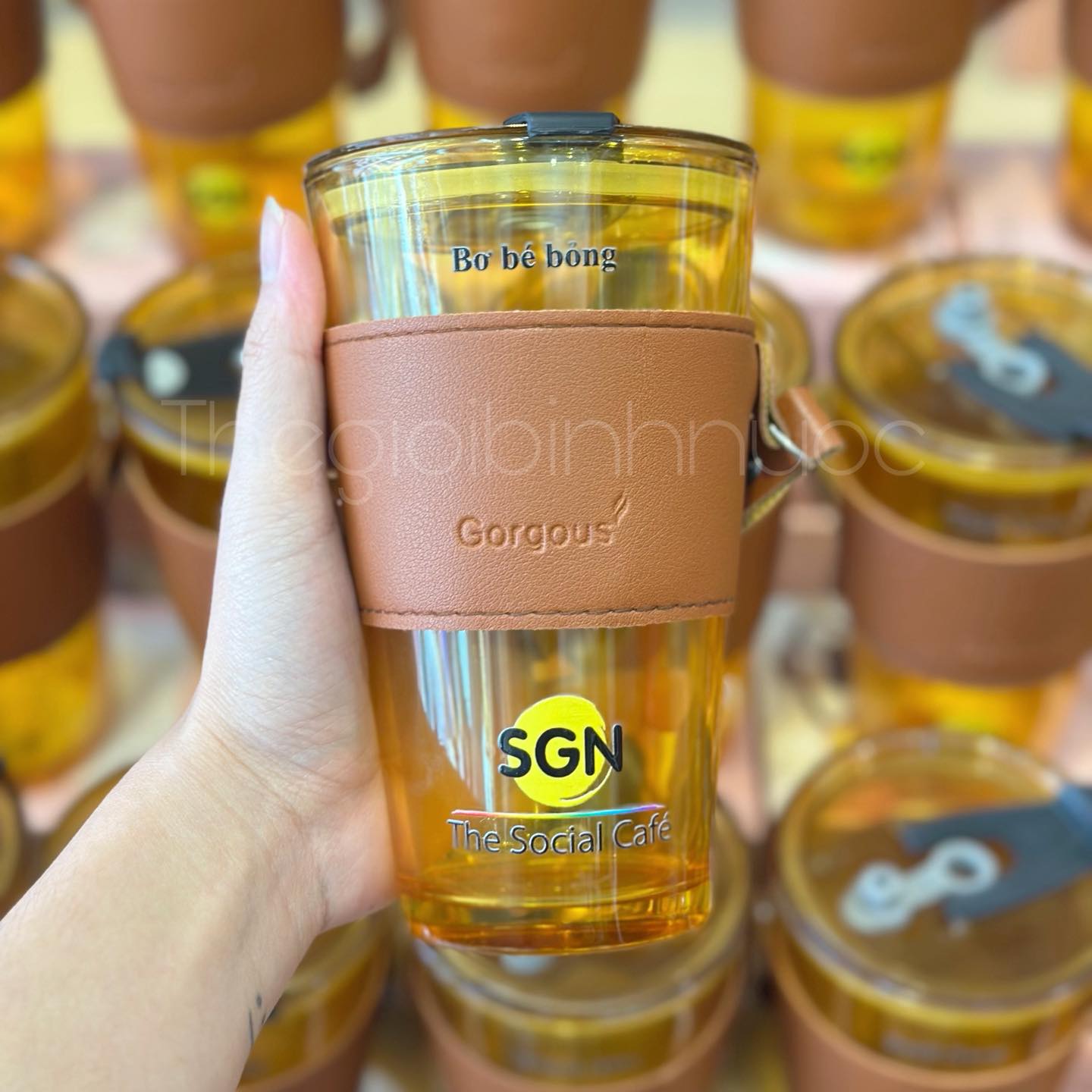 Sỉ In Tên Khắc Logo Ly Thủy Tinh Quai Xách 480ML