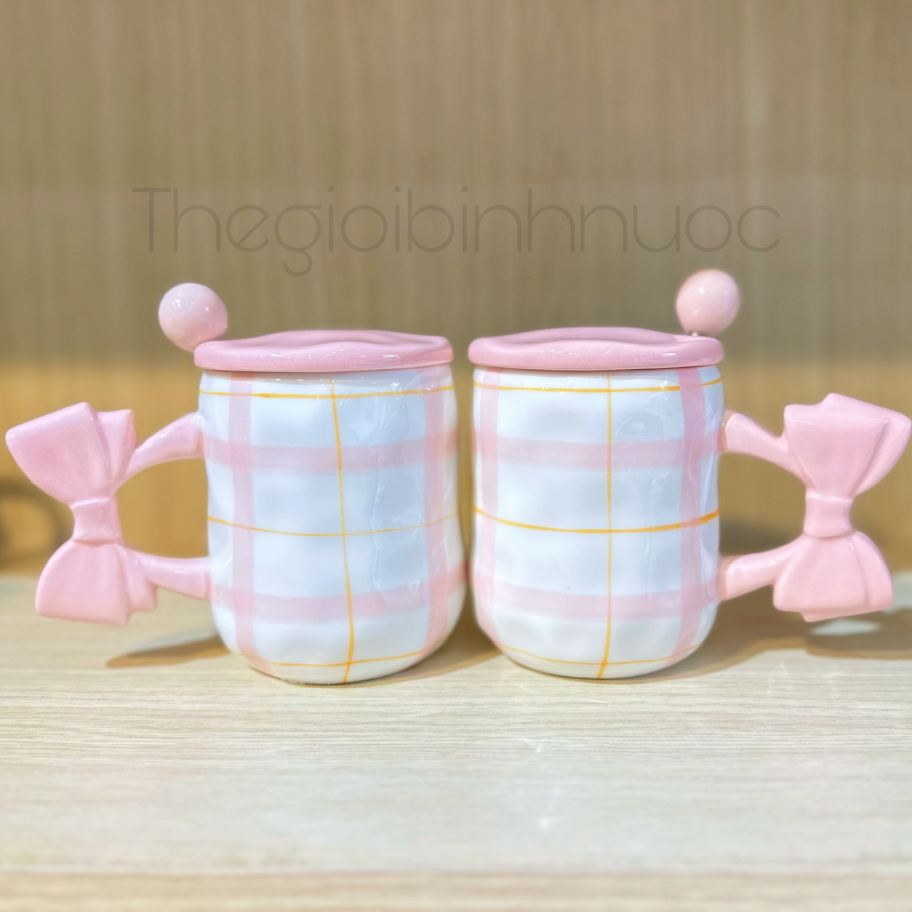Ly Sứ Nơ Hồng Dễ Thương 450ML Kèm Muỗng